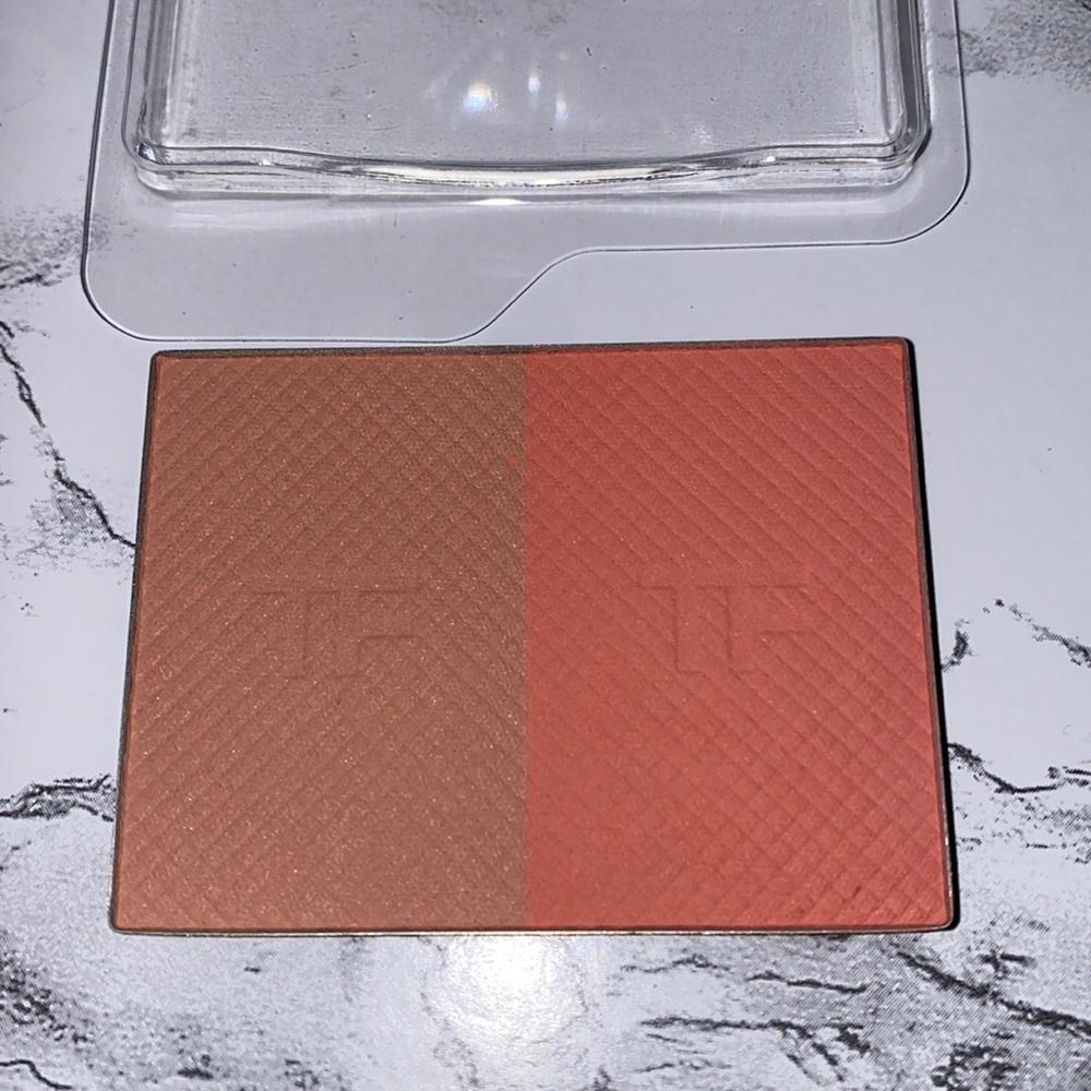 NWOB Tom Ford Shade + Illuminate Blush: explicit flush
Never used
No box